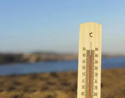 Como a temperatura afeta as correias industriais?